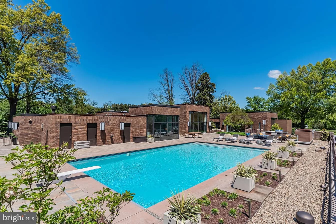 🏡 Vendida | $1.7M | 4025 Crooked Hill Rd, Harrisburg, PA
